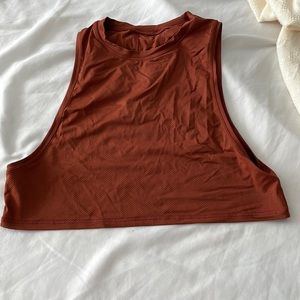 Lululemon crop top